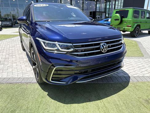 Used 2024 Volkswagen Tiguan SEL R-Line AWD/4WD image 9