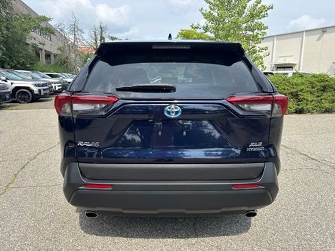 Used 2019 Toyota RAV4 XLE w/ Carpet Mat Package AWD/4WD image 19