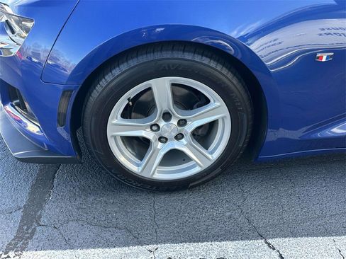 Used 2020 Chevrolet Camaro LT image 4