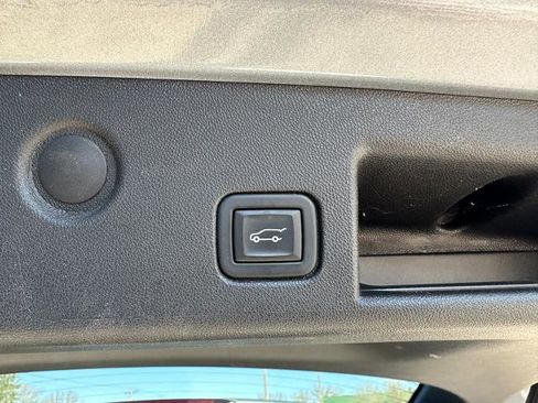Used 2024 Chevrolet Equinox Premier AWD/4WD image 24