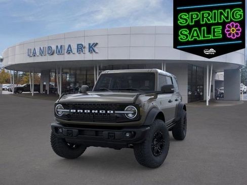 New 2025 Ford Bronco Badlands image 3