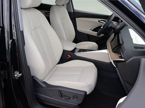 New 2025 Audi Q5 Premium image 18