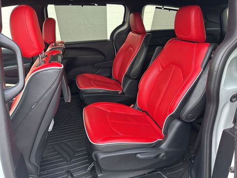 Used 2020 Chrysler Pacifica Limited w/ Quick Oder Package 2EV RED-S image 15