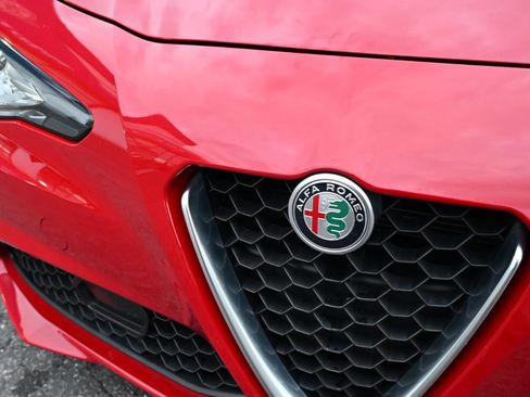 Used 2019 Alfa Romeo Giulia AWD w/ Cold Weather Package image 41