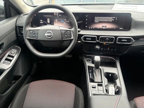 New 2026 Nissan Sentra SR FWD image 11