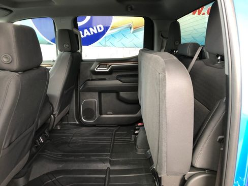 Used 2025 Chevrolet Silverado 1500 LT image 12