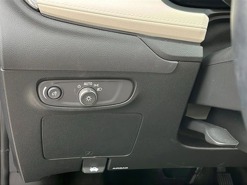 Used 2024 Buick Encore GX Avenir w/ Avenir Convenience Package image 23