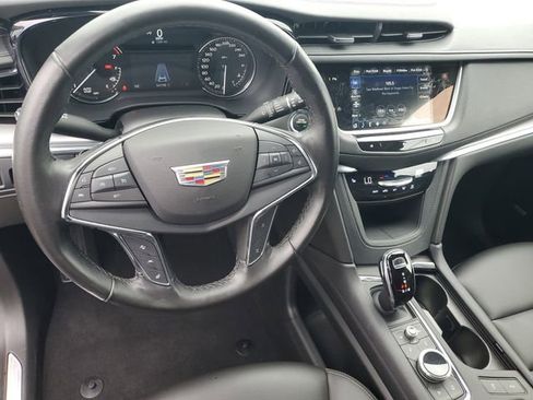 Certified 2021 Cadillac XT5 Luxury FWD image 18