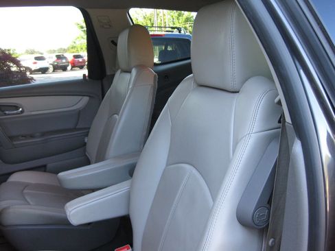 Used 2015 Chevrolet Traverse LT FWD image 28