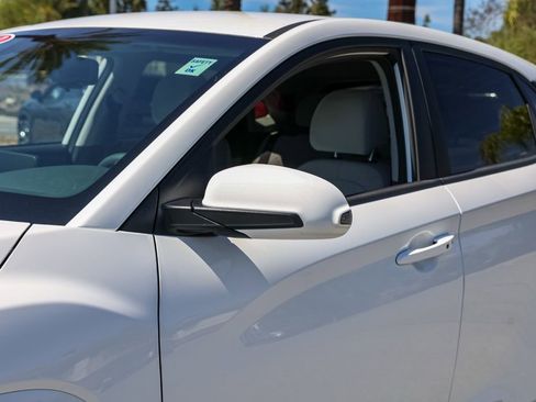 Used 2023 Hyundai Kona SE FWD image 12
