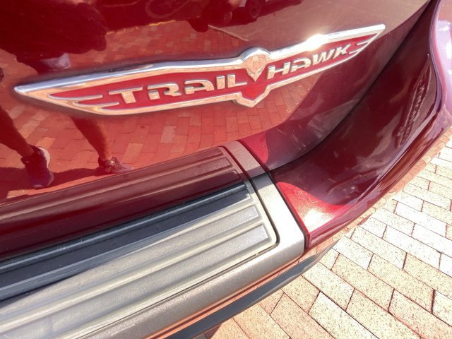 Used 2021 Jeep Grand Cherokee Trailhawk AWD/4WD image 31