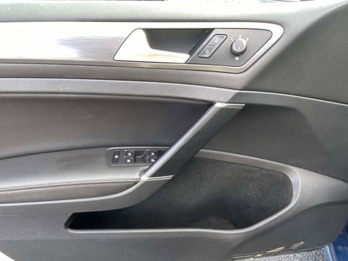 Used 2021 Volkswagen Golf 4-Door image 15