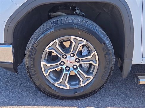 Used 2025 GMC Sierra 1500 SLT image 10