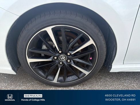 Used 2020 Toyota Camry XSE FWD image 11