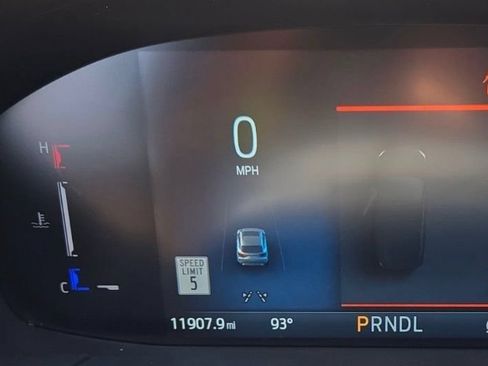 Used 2025 Ford Escape ST-Line w/ Tech Pack #1 FWD image 7
