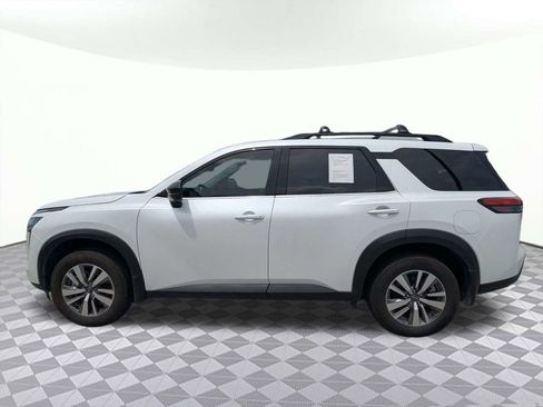 Used 2026 Nissan Pathfinder SL FWD image 6