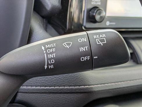 Used 2021 Toyota RAV4 LE image 11