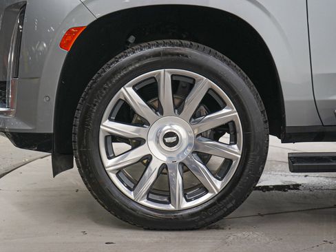 Used 2024 Cadillac Escalade ESV Premium Luxury Platinum w/ Heavy-Duty Trailer Package AWD/4WD image 32