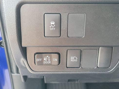 Used 2022 Toyota Tacoma SR5 RWD image 30