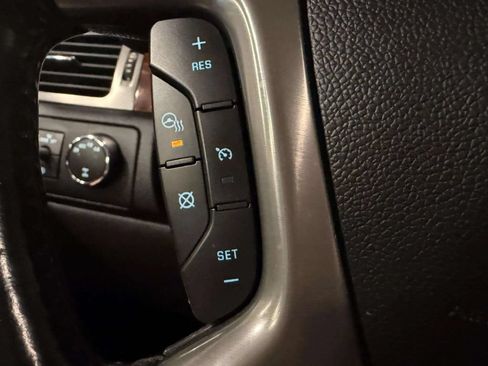 Used 2012 Chevrolet Avalanche LTZ AWD/4WD image 39
