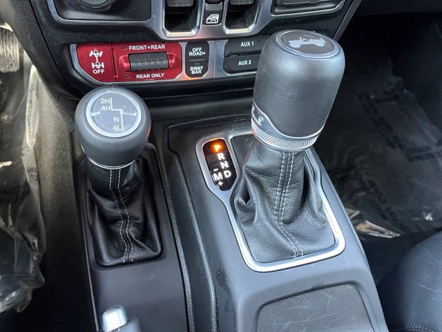 Used 2024 Jeep Wrangler Unlimited Rubicon w/ Convenience Group AWD/4WD image 15