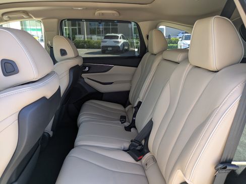 Used 2024 Acura MDX SH-AWD w/ Advance Package image 17