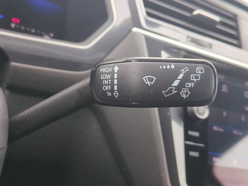 Used 2022 Volkswagen Tiguan SE image 24