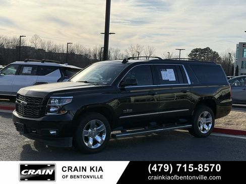 Used 2019 Chevrolet Suburban LT w/ LT Signature Package image 3