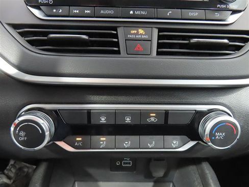 Used 2024 Nissan Altima 2.5 S FWD image 25