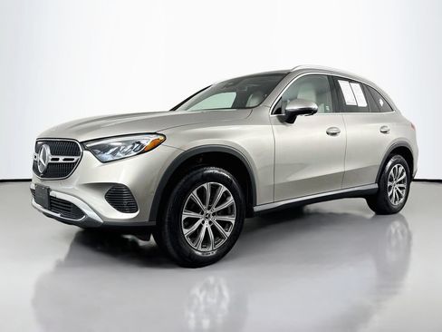 Used 2023 Mercedes-Benz GLC 300 w/ Exclusive Trim Package image 44