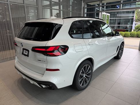 New 2026 BMW X5 xDrive50e w/ M Sport Package AWD/4WD image 6