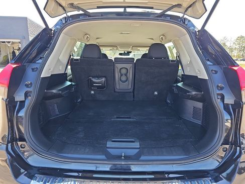 Used 2019 Nissan Rogue S AWD/4WD image 16
