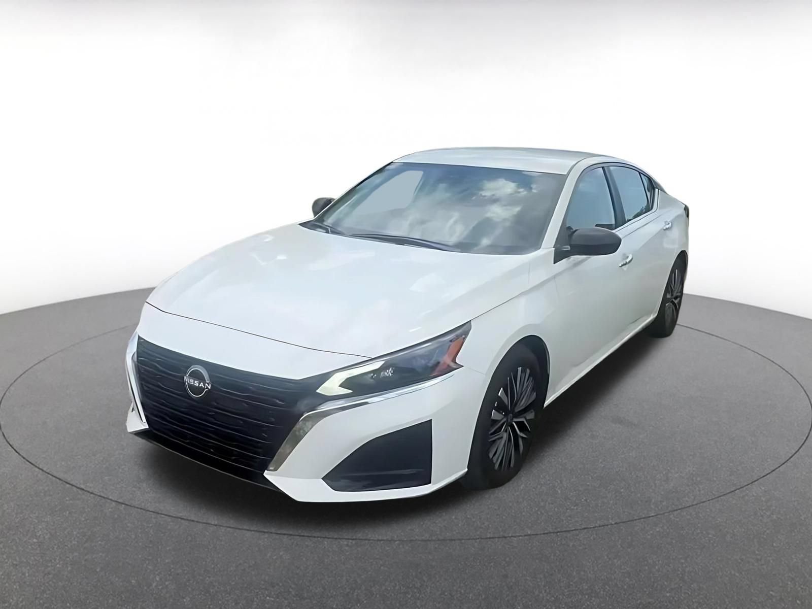 Used 2025 Nissan Altima 2.5 SV FWD image 6