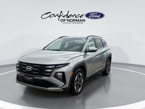 Used 2025 Hyundai Tucson SEL FWD image 3