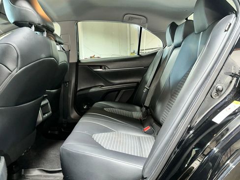 Used 2019 Toyota Camry SE image 24