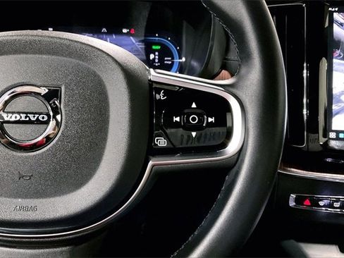 Certified 2024 Volvo XC60 T8 Ultimate w/ Climate Package image 20