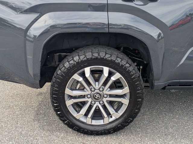 Used 2025 Toyota 4Runner Limited AWD/4WD image 11