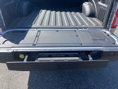 Certified 2022 Ford F150 Platinum w/ Equipment Group 701A High AWD/4WD image 9