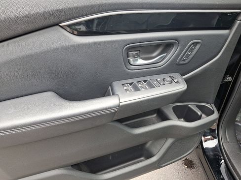 Certified 2023 Honda Pilot Touring image 12
