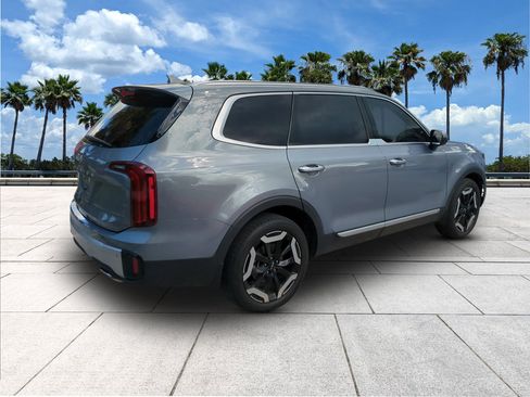 Used 2023 Kia Telluride S FWD image 11
