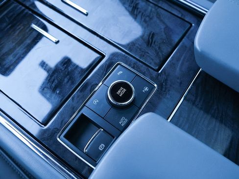 Used 2019 Lincoln Navigator Select w/ Technology Package image 42