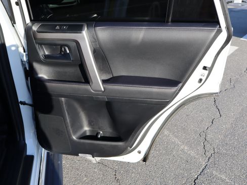 Used 2024 Toyota 4Runner Limited AWD/4WD image 37