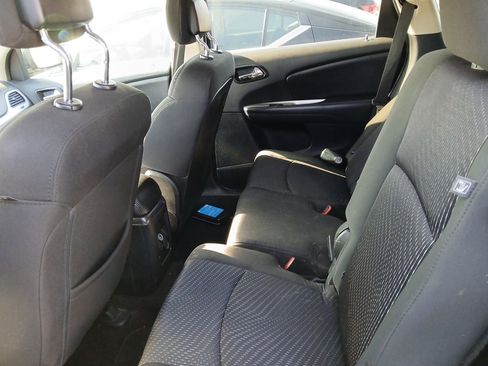 Used 2019 Dodge Journey SE w/ Blacktop Package image 10