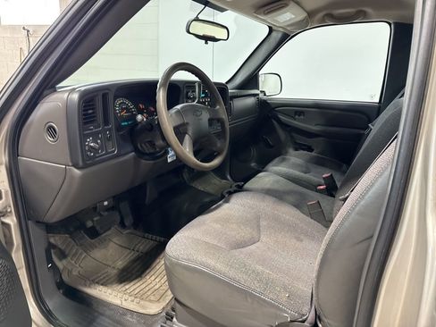 Used 2006 Chevrolet Silverado 1500 W/T image 16