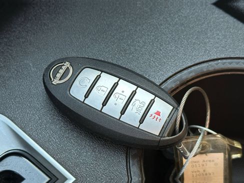 Used 2025 Nissan Altima 2.5 SV FWD image 20