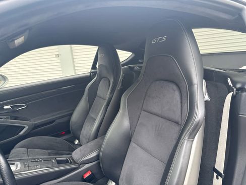 Used 2018 Porsche 718 Cayman GTS w/ GTS Interior Package RWD image 10