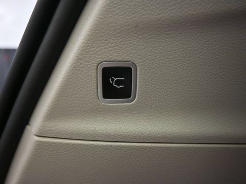 Used 2022 Chrysler Pacifica Touring-L FWD image 28