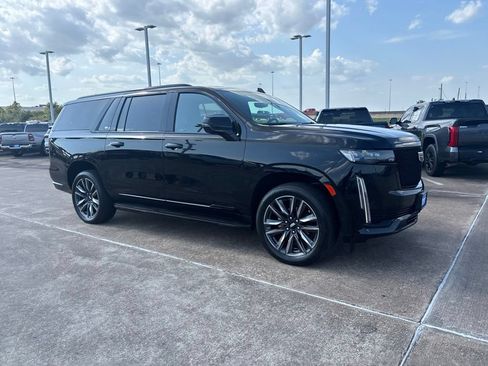 Used 2024 Cadillac Escalade ESV Sport AWD/4WD image 7