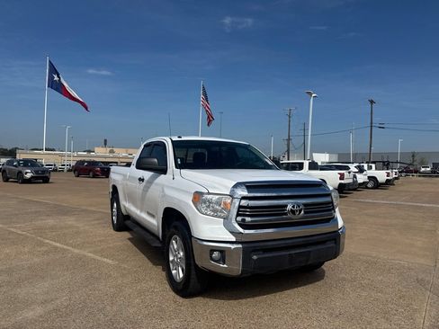 Used 2017 Toyota Tundra SR5 w/ SR5 Upgrade Package RWD image 1