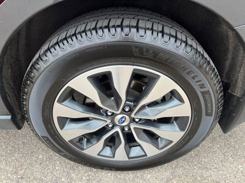 Certified 2023 Subaru Outback Limited XT image 9